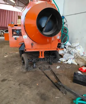 Self Loading Concrete Mixer