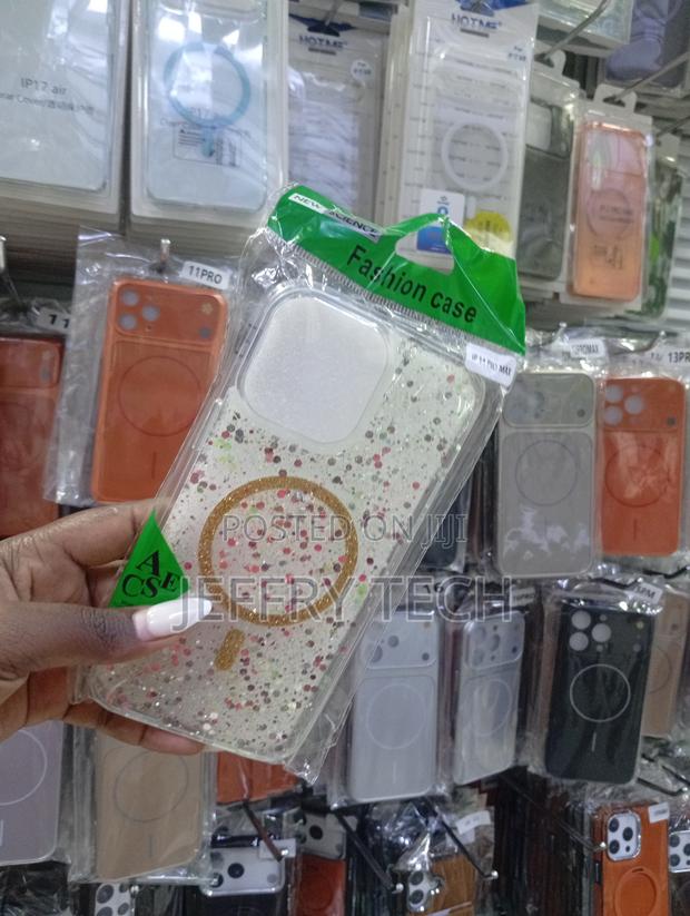 Glitter-Filled Phone Case With a Ring for an iPhone 14 Pro Max - thumbnail 2