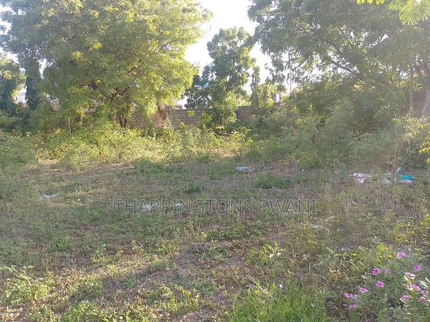 1⁄2 Acre Corner Plot | Perimeter Wall | 500m to Airport | Diani - thumbnail 4