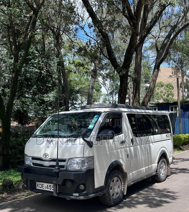 Toyota HiAce 2014 White