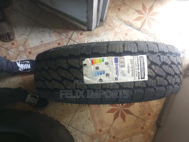 225/75r15 Bridgestone At002
