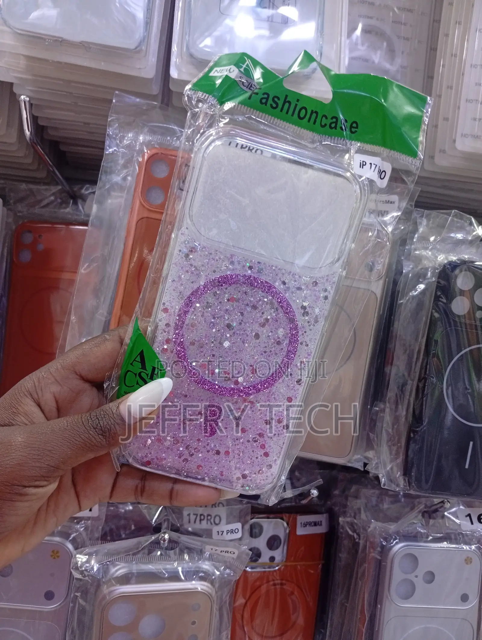 iPhone 17 Pro Clear Glitter Magsafe-Compatible Case