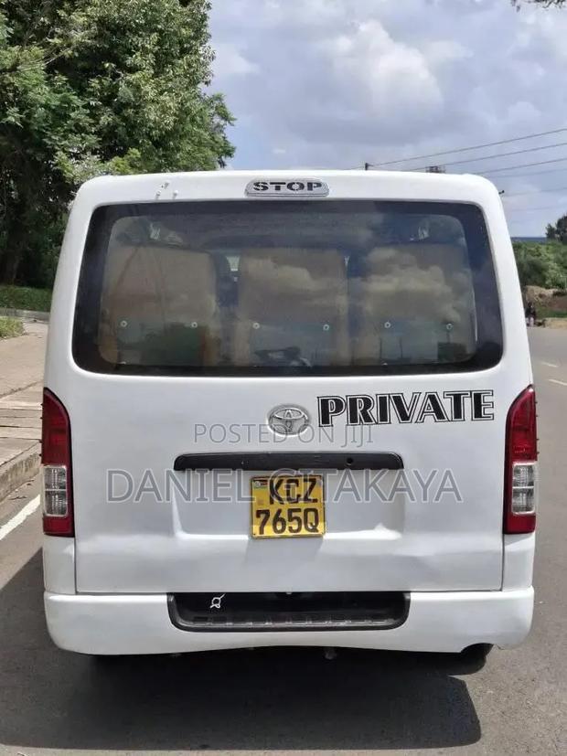 Toyota HiAce 2013 White - thumbnail 2