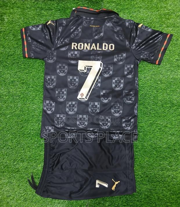 Ronaldo Portugal Black 2026 World Kit for Children - Jersey