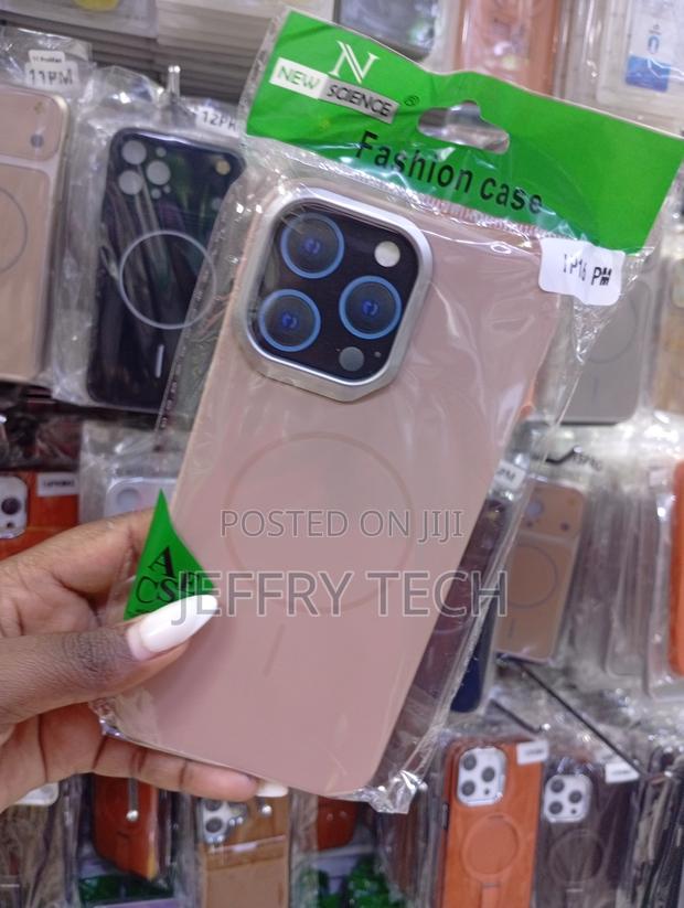 iPhone 15 Pro Max Luxury Shockproof Cover - thumbnail 2