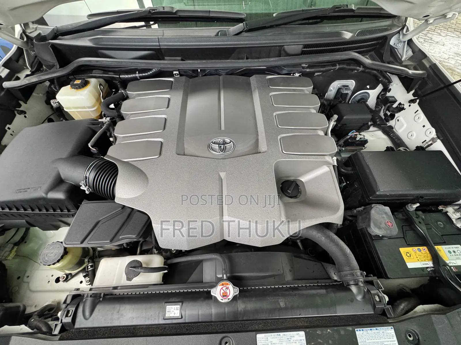 Toyota Land Cruiser 4.6 V8 ZX 2019 White