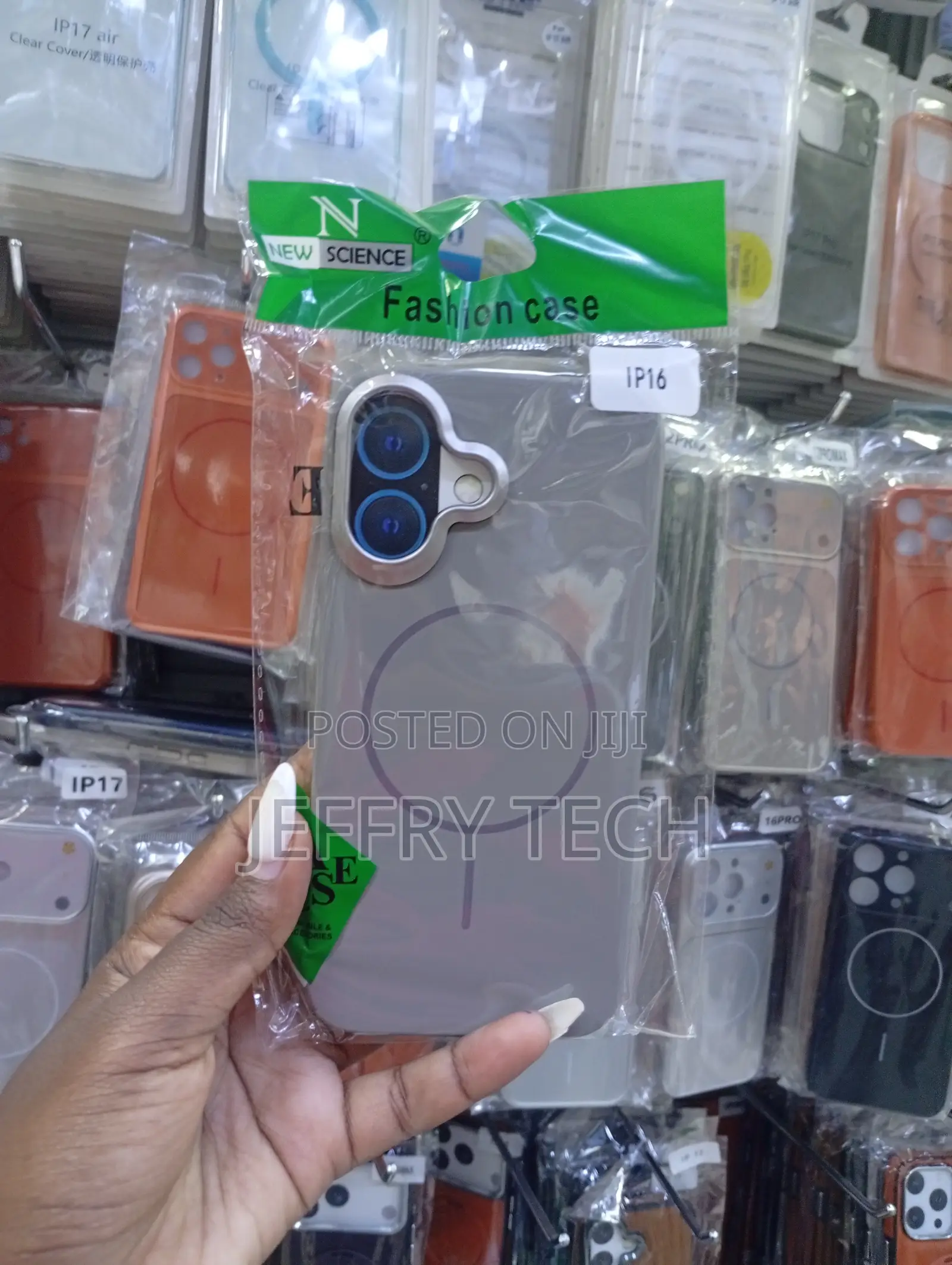 iPhone 16 Magnetic, Matte-Finish Protective Cover