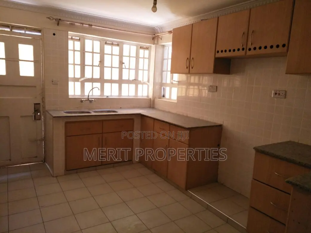 Three Bedrooms All Ensuite With DSQ for Sale