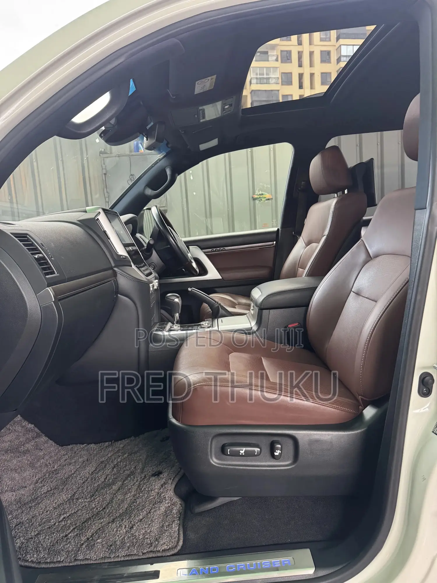 Toyota Land Cruiser 4.6 V8 ZX 2019 White