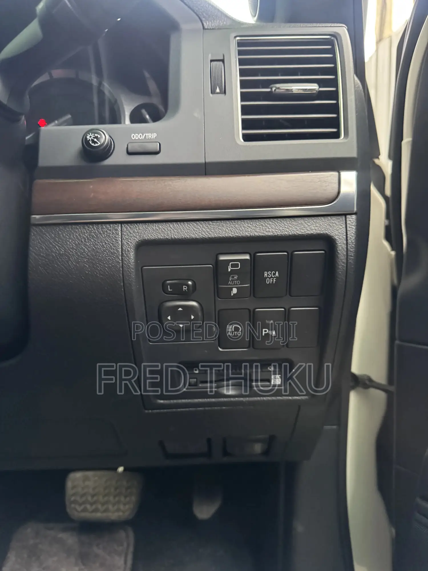 Toyota Land Cruiser 4.6 V8 ZX 2019 White