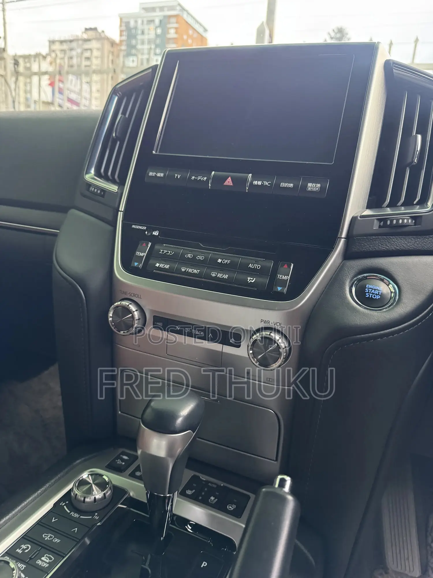 Toyota Land Cruiser 4.6 V8 ZX 2019 White