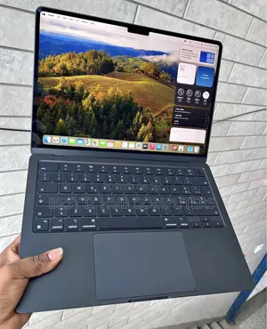 Laptop Apple MacBook Air 2022 M2 16GB Apple M2 SSD 256GB