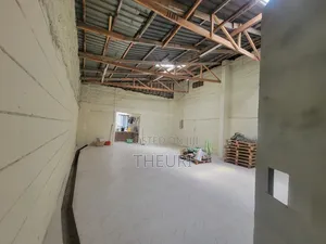 2800 Square Foot Warehouse to Let in Industrial Area
