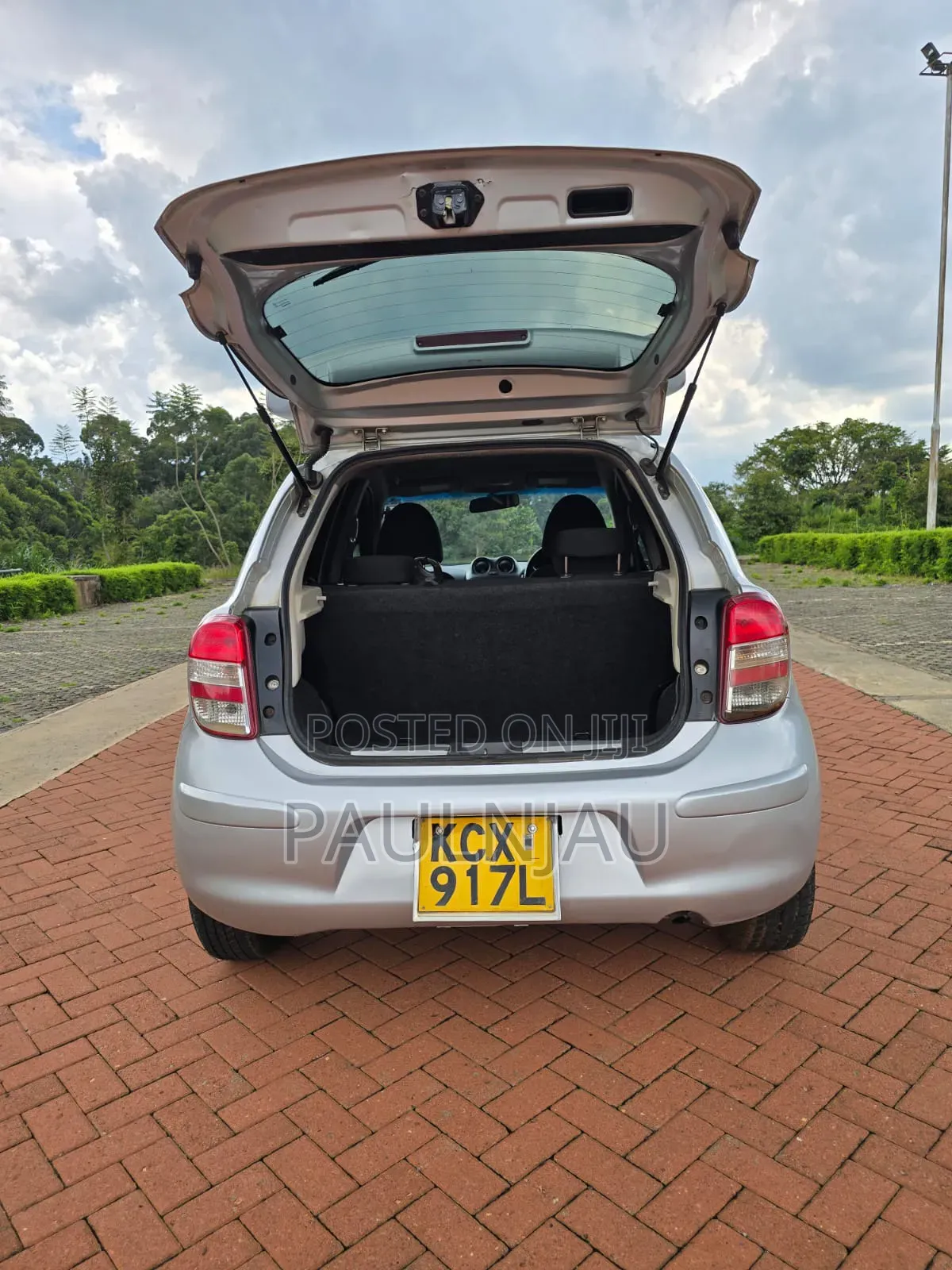 Nissan March 2011 Silver