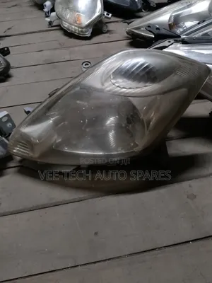Toyota Passo Headlight 05/07 Xenon