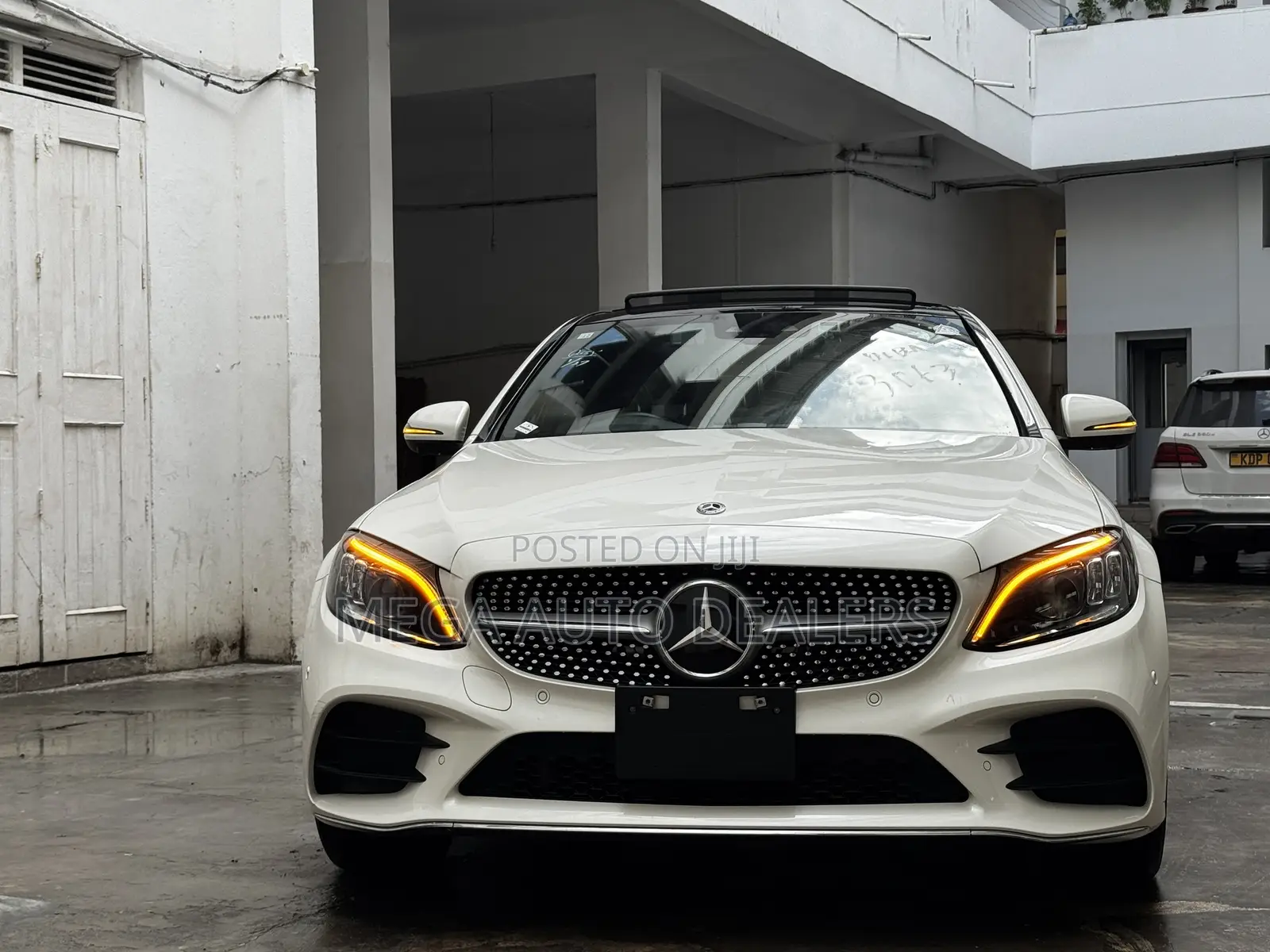 Mercedes-Benz C220 Classic 2019 White
