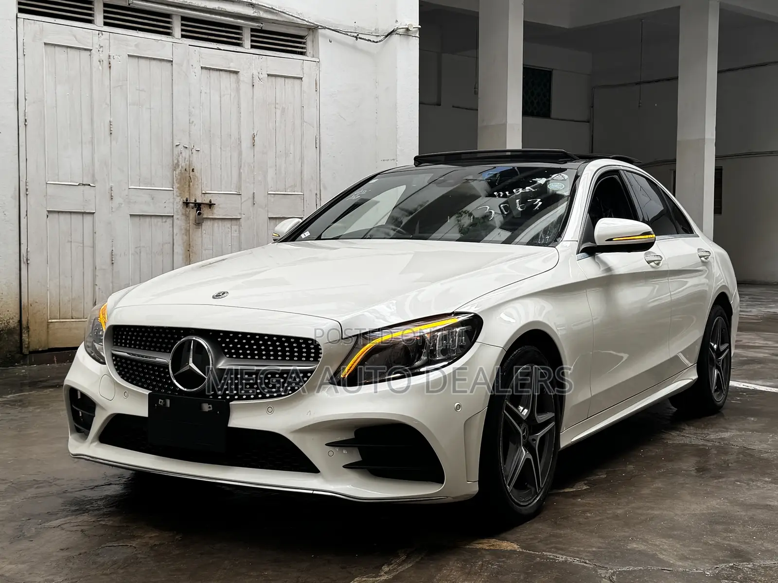 Mercedes-Benz C220 Classic 2019 White