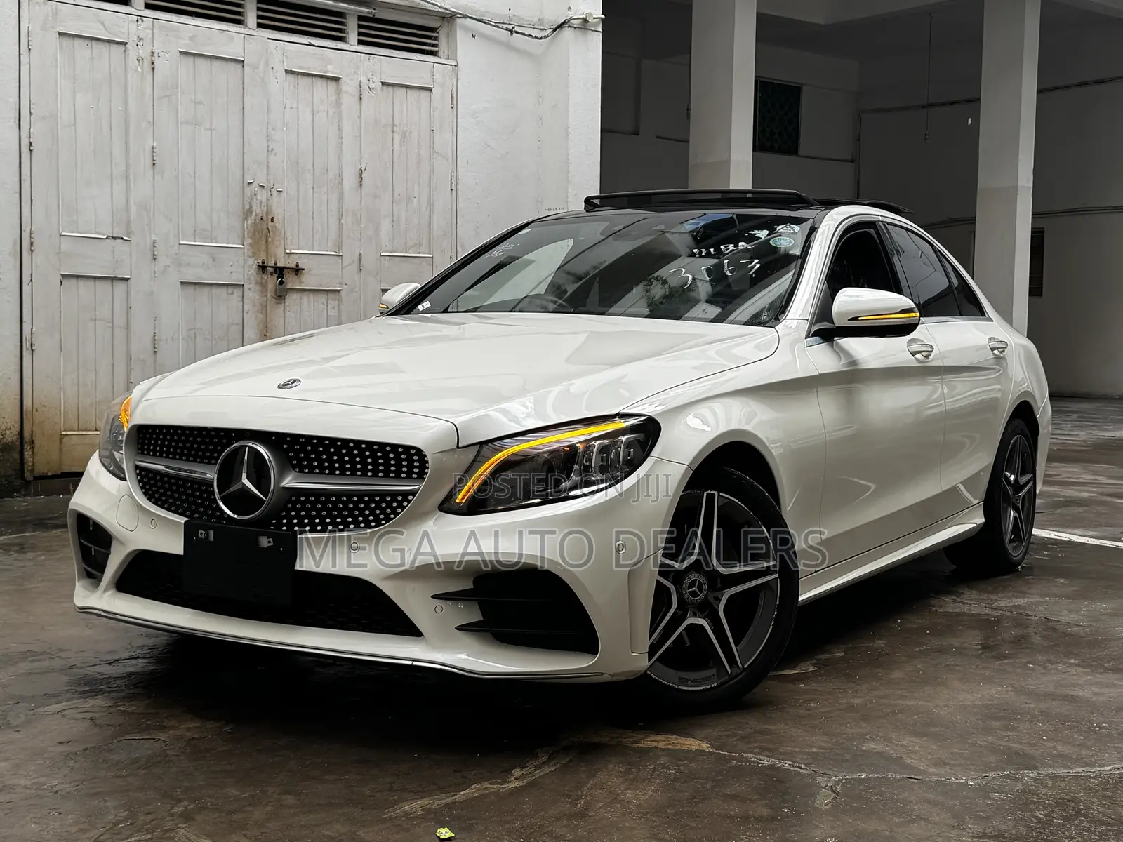 Mercedes-Benz C220 Classic 2019 White