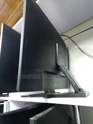 Dell P2719h 
27 Inch Display
1080p Full Hd
60hz Refresh Rate