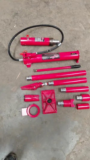 Best Quality 20tonnes Hydraulic Body Repair Machine for Garages.