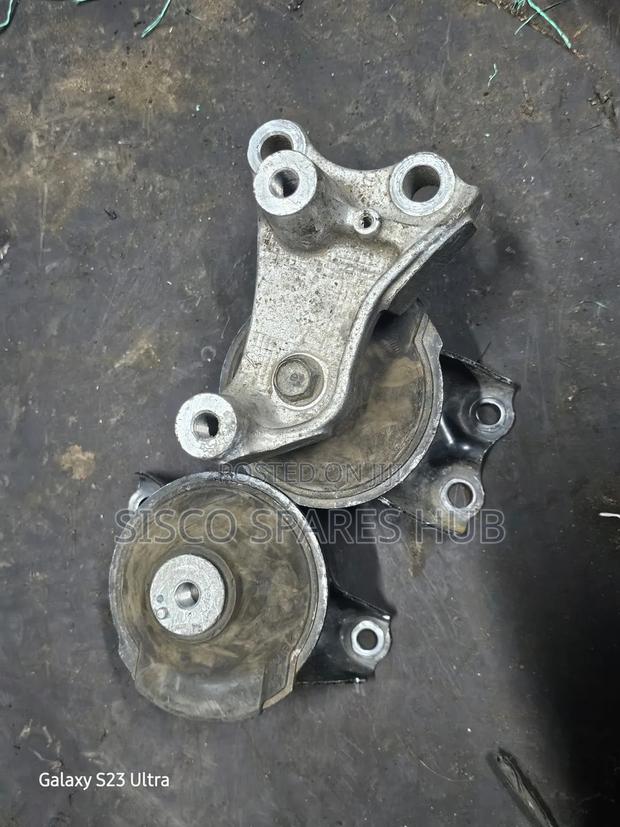 Engine Mount Honda Stepwagon - main view