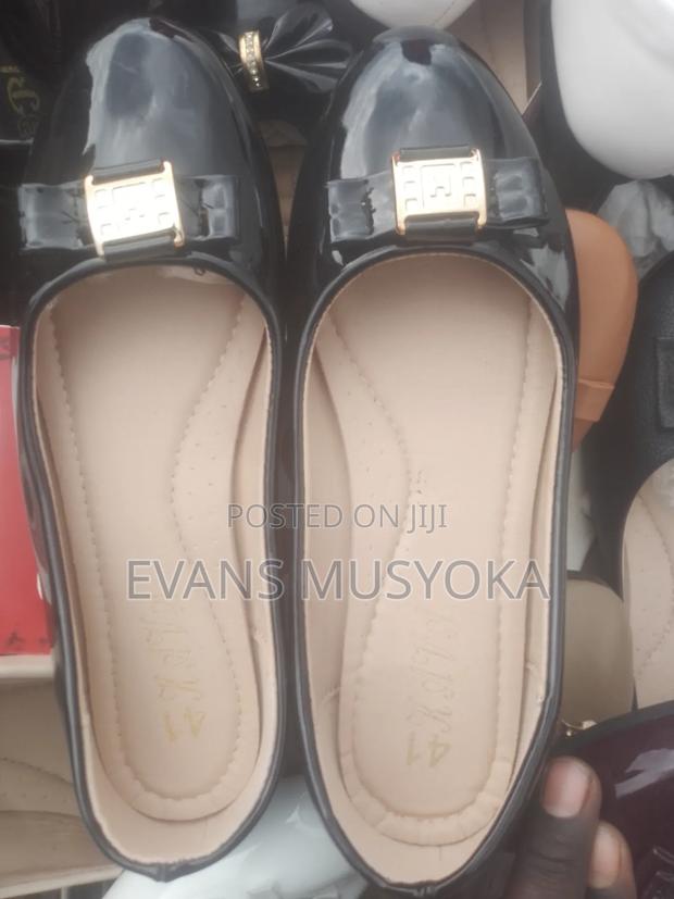 Ladies Flat Shoes - thumbnail 2