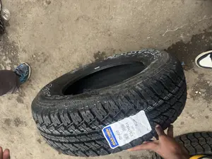 215/70r16 Maxtrek