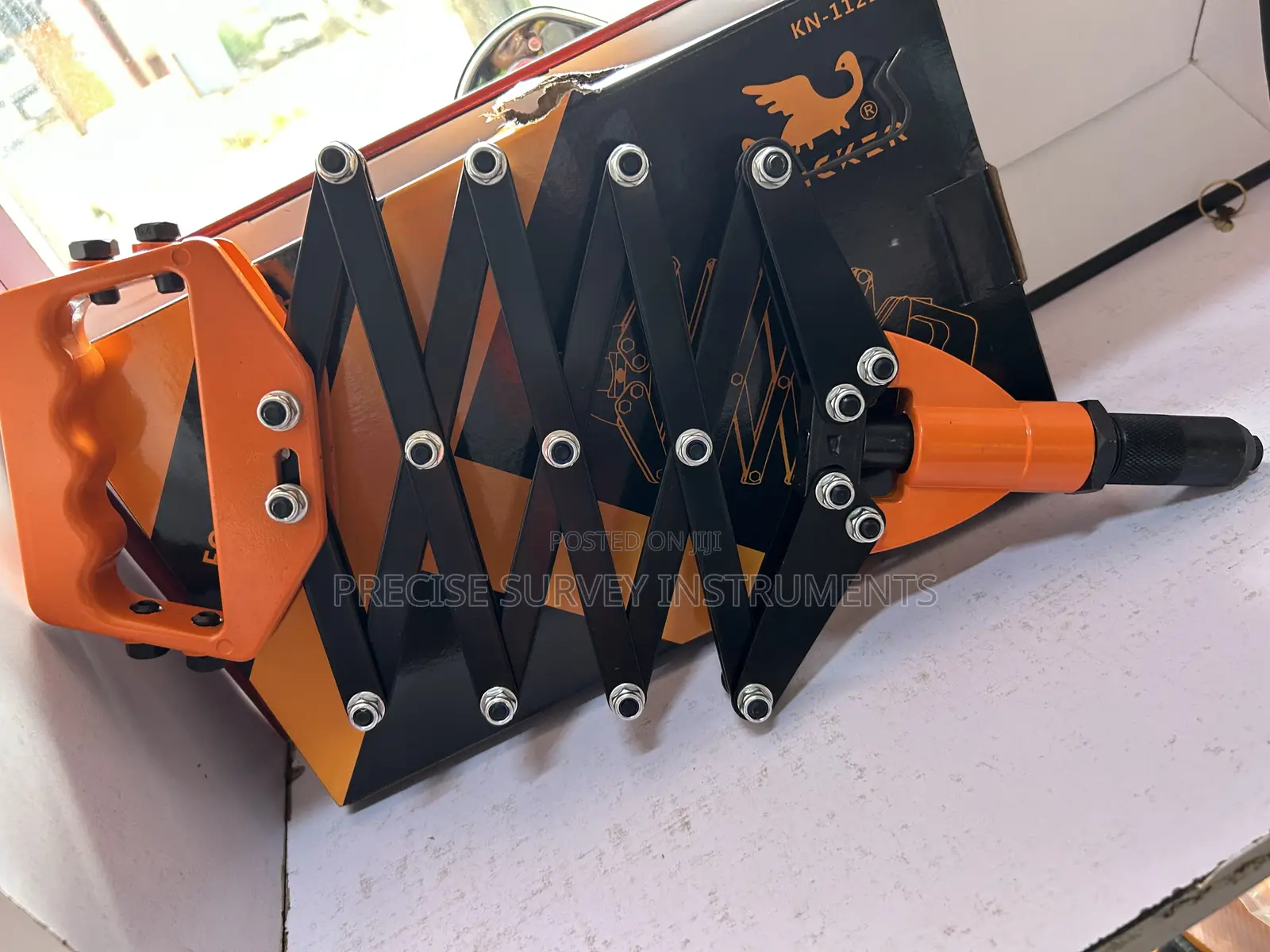 Hand Riveter Tool