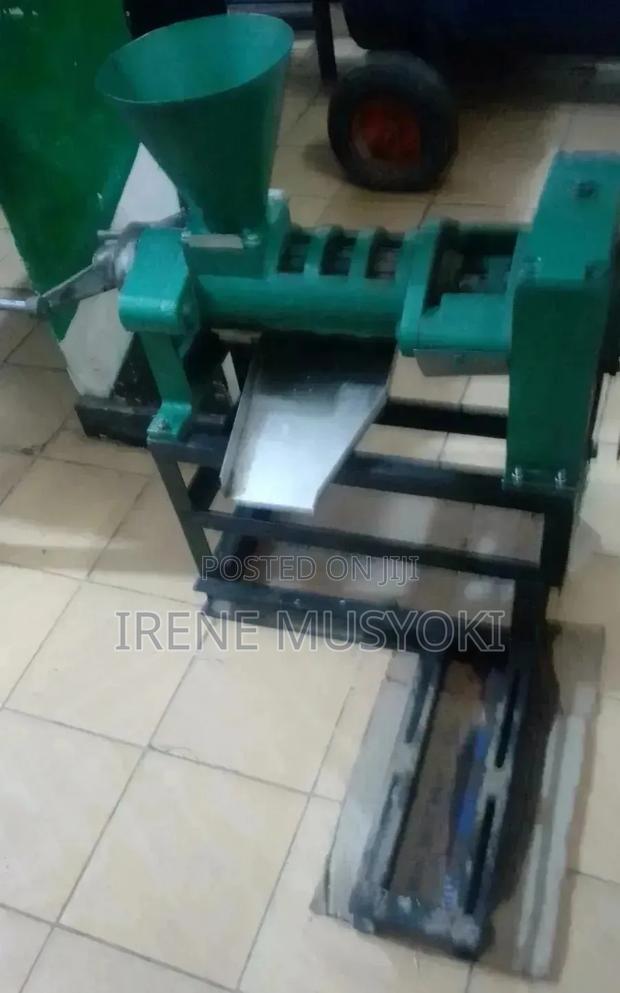 Modtec: Oil Press Machine - main view