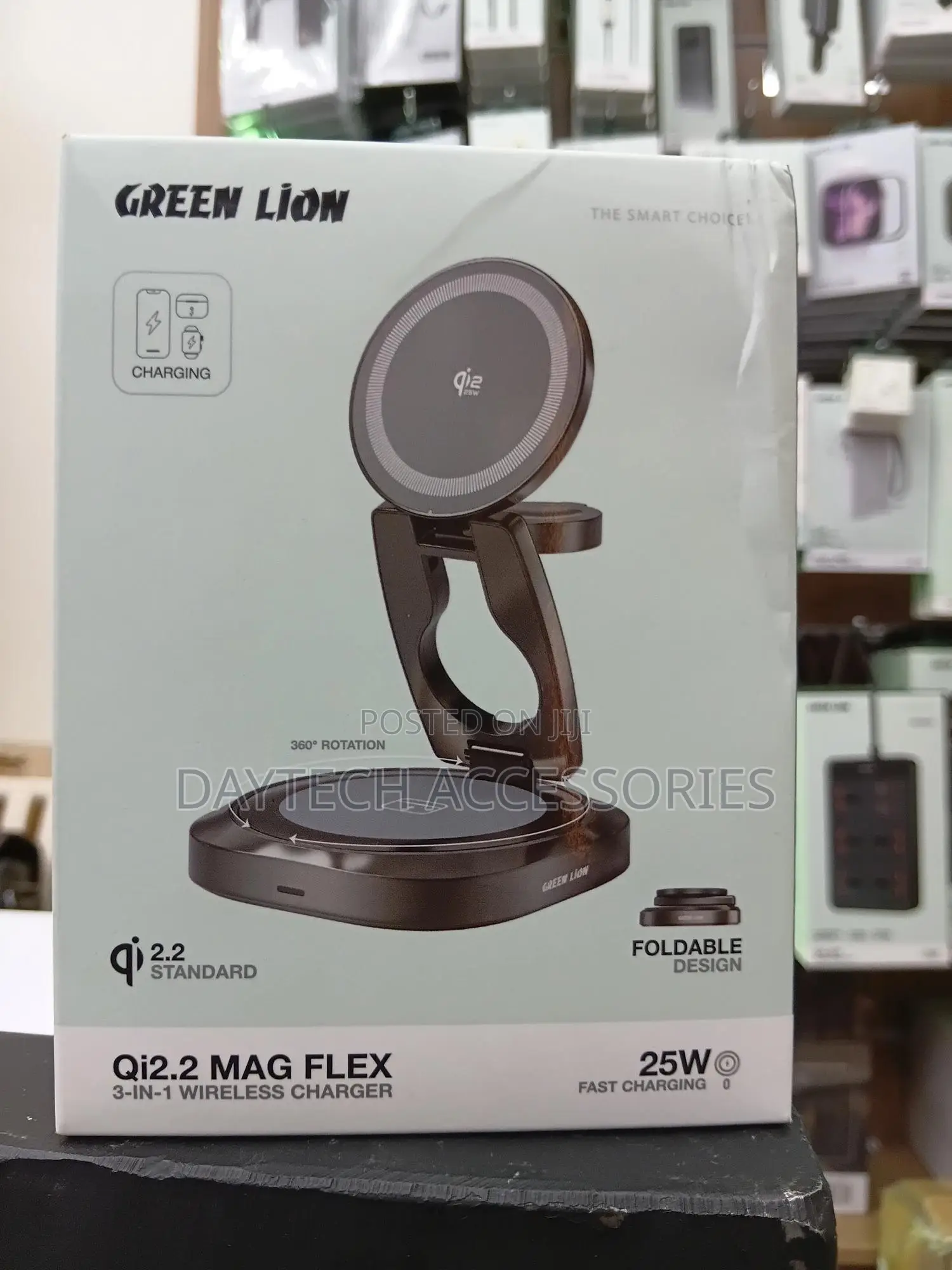 This Is the Green Lion Qi2.2 Mag Flex 3-in-1 Wireless Charger – Gray