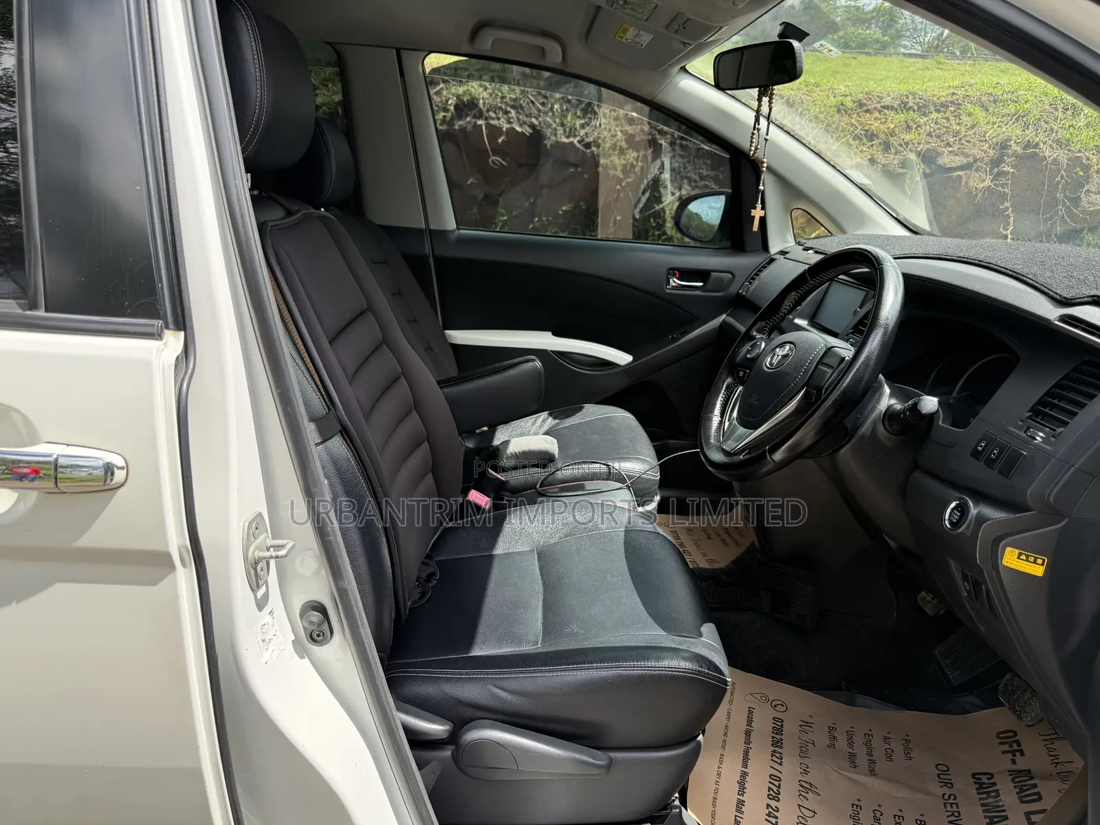 Toyota ISIS 1.8 Platana 2WD 2014 White
