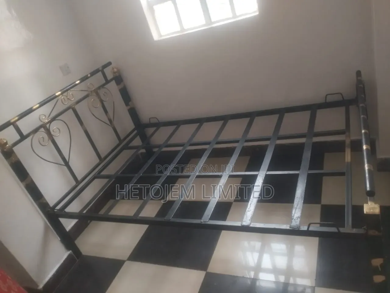 4 by 6 Flat Metalic Bed+6inch Matress at 11800