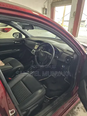 Toyota Corolla Fielder 1.5 Hybrid FWD 2019 Red
