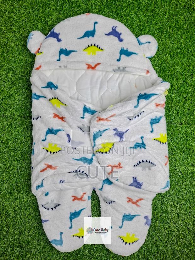 Baby Swaddle - thumbnail 4