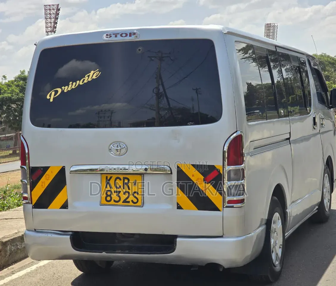 Toyota HiAce 2012 Silver