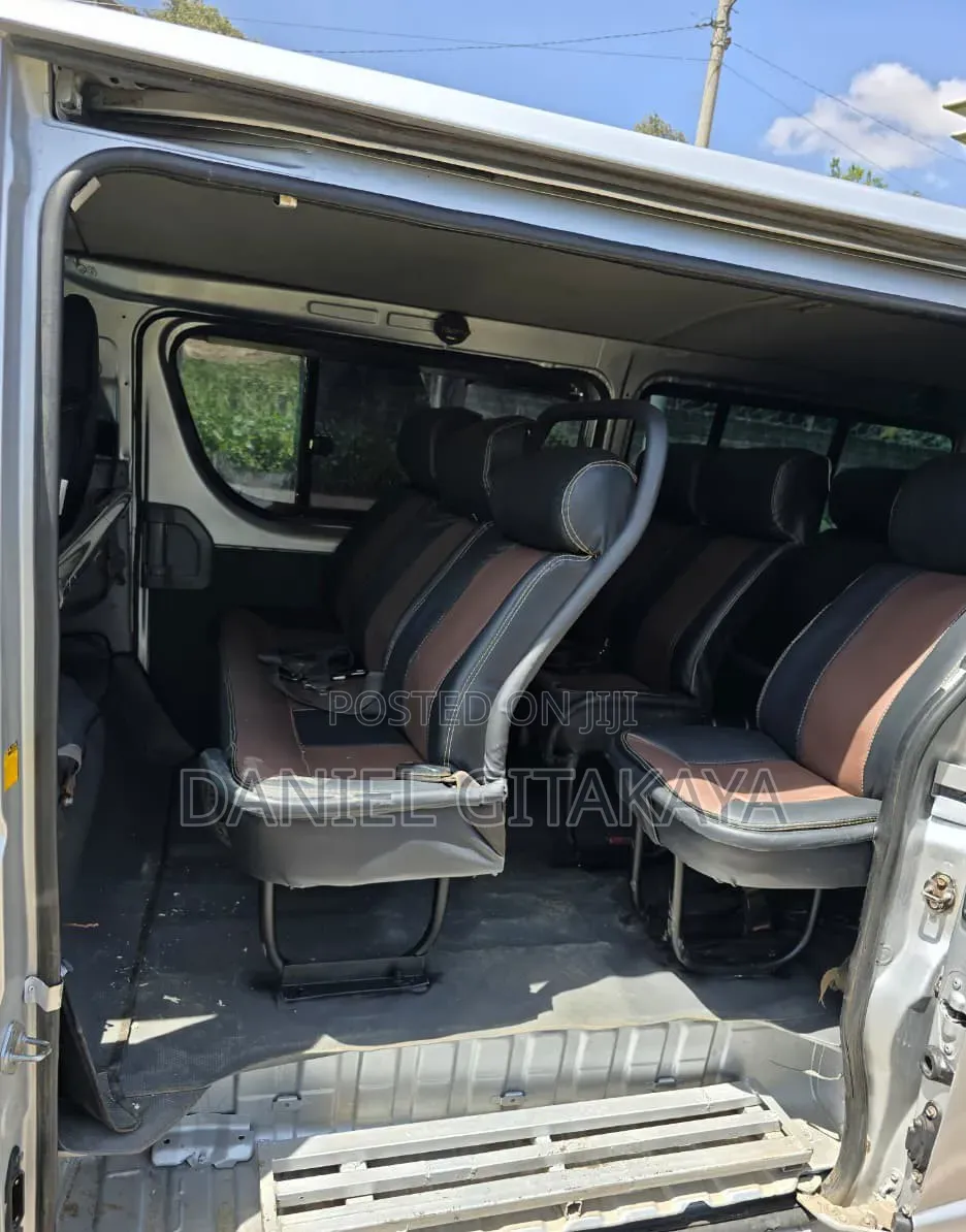 Toyota HiAce 2012 Silver