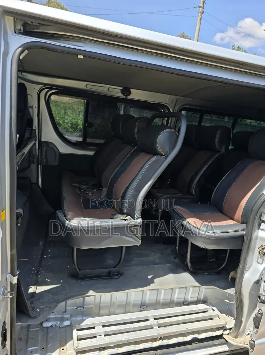 Toyota HiAce 2012 Silver
