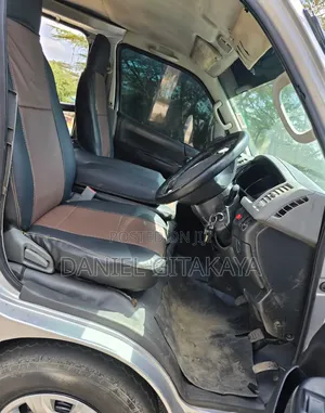 Toyota HiAce 2012 Silver