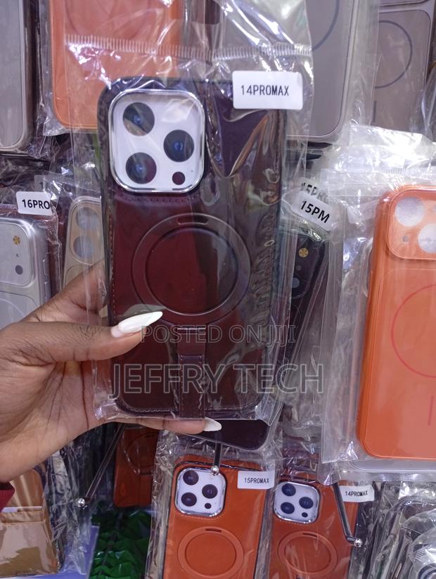 iPhone 13, 14, 15 Premium Magnetic Leather Back Cover - main view