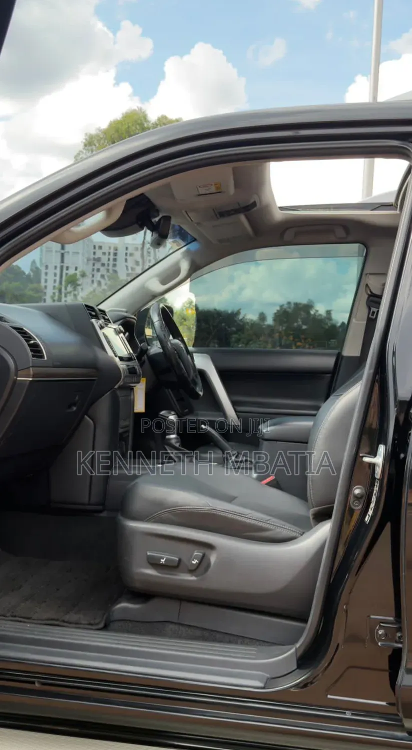 Toyota Land Cruiser Prado 2020 Black