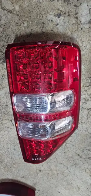 Taillight Noah Zr75 2012