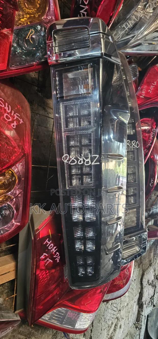 Tail Light Toyota Voxy New Model