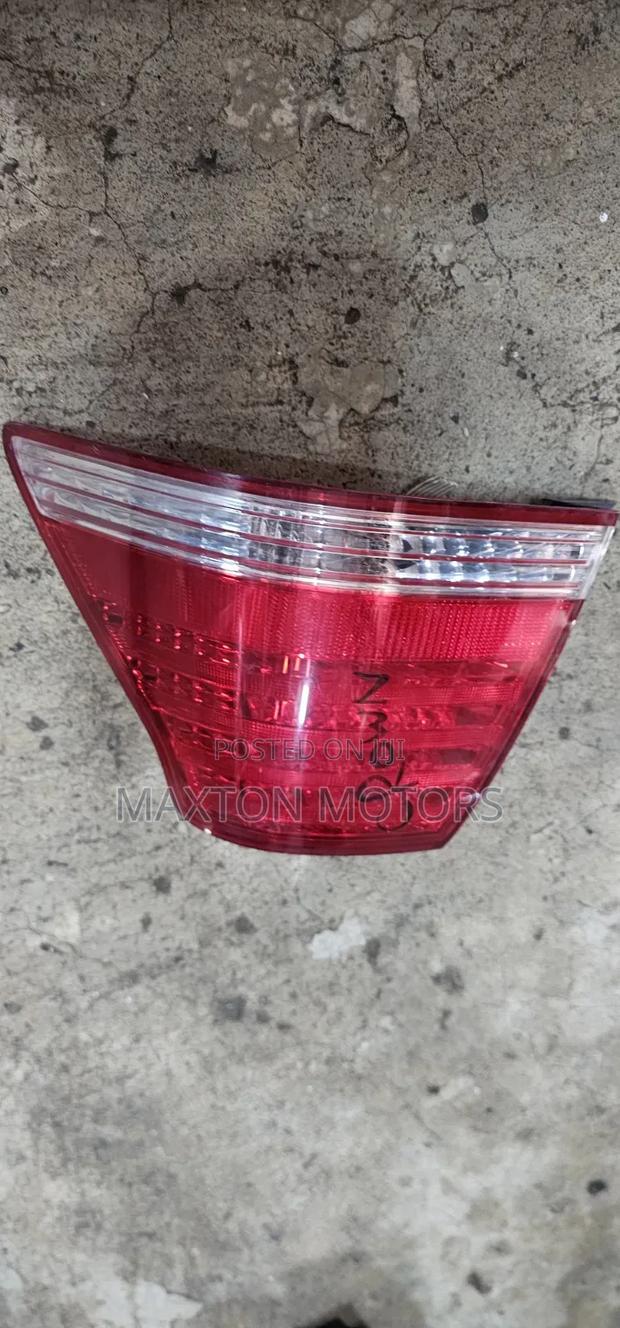 Taillight Toyota Crown 2006 Royal - thumbnail 2