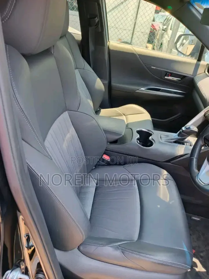 Toyota Harrier 2.0 2021 Black