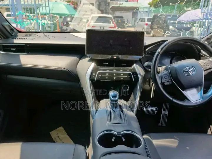 Toyota Harrier 2.0 2021 Black