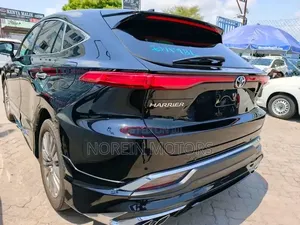 Toyota Harrier 2.0 2021 Black
