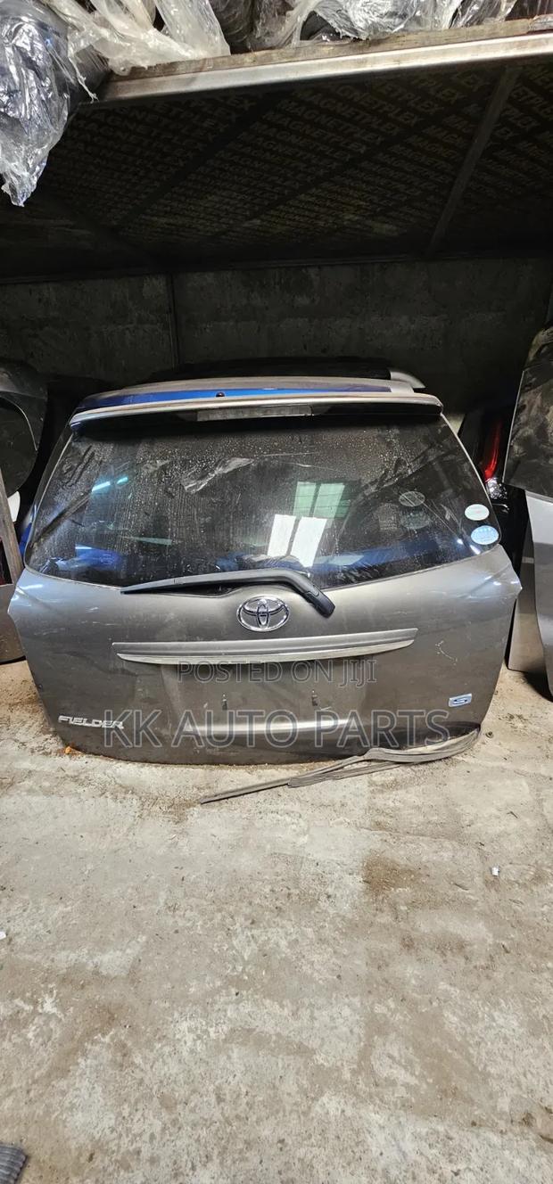 Toyota Fielder Boots - thumbnail 2