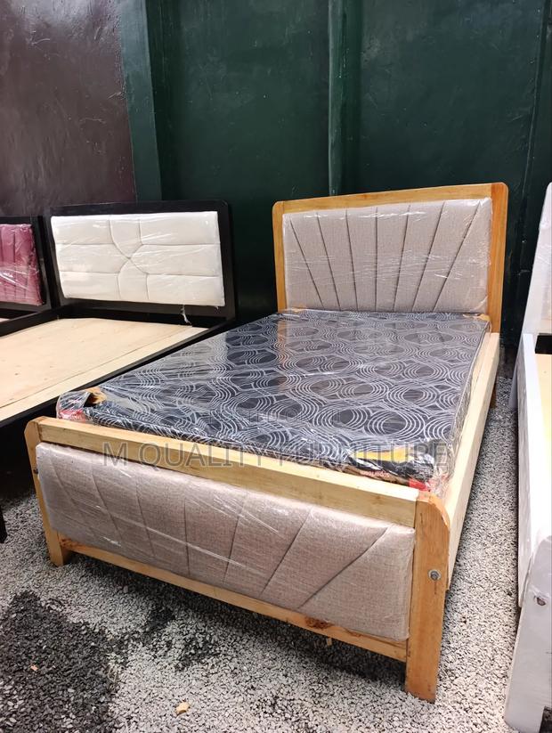 A Mocket Modern Bed Design - main view
