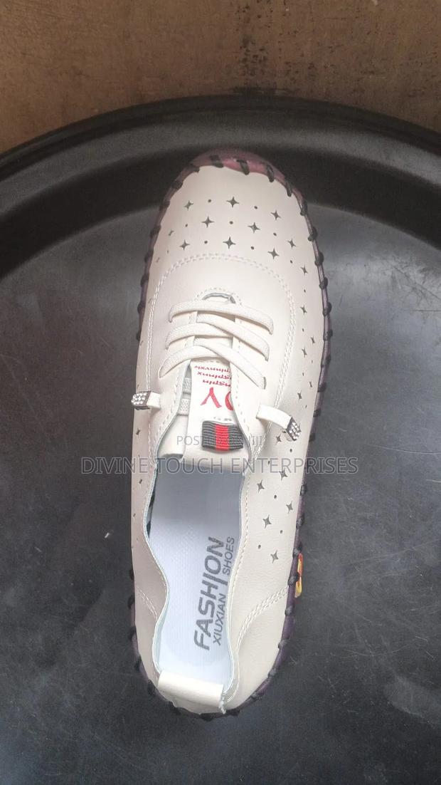 Dotted Flat Shoes