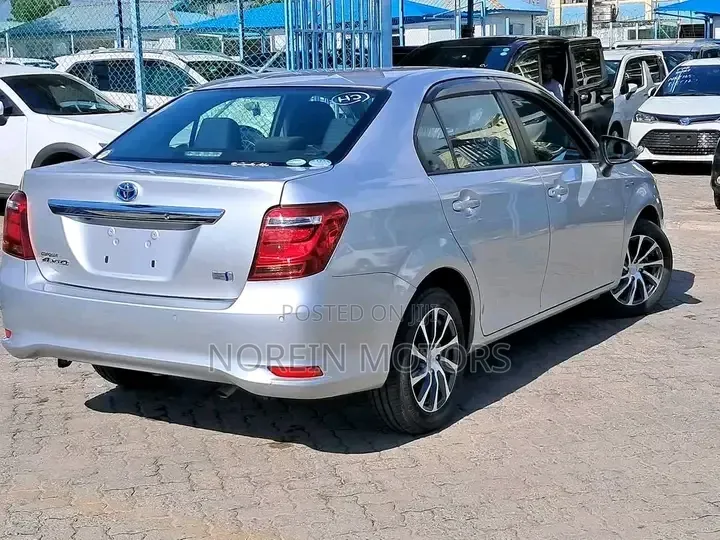 Toyota Axio 2019 Silver